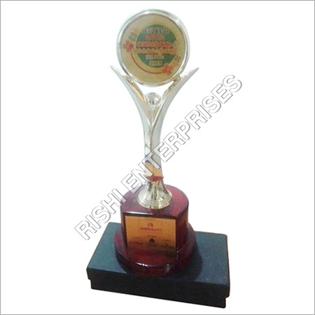 फाइबर मेटल ट्रॉफी