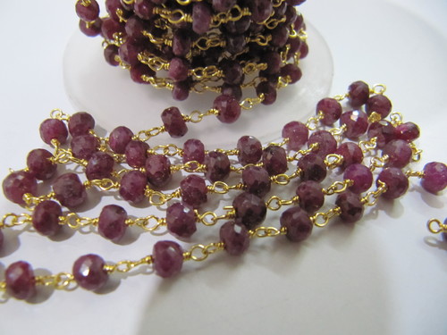 चार्म्स रूबी कोरंडम बीडेड चेन