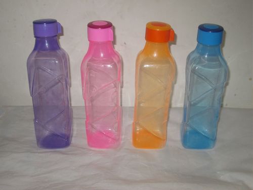 खनिज पानी की बोतलें