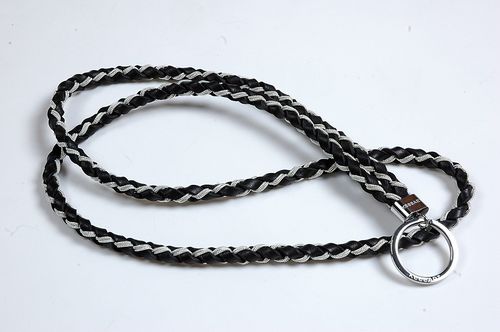 चाबी की चेन चमड़े की