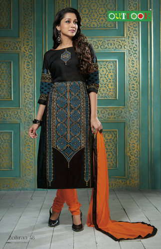 ऑरेंज और ब्लैक शिफॉन दुपट्टा कॉटन सूट