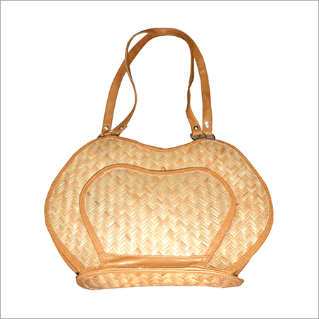 महिलाओं के डिज़ाइनर बैग