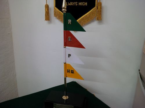 टेबल के लिए जॉइंट झंडा