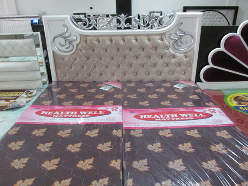 भारतीय लकड़ी का बिस्तर