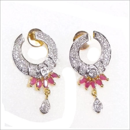 डिजाइनर इयररिंग्स