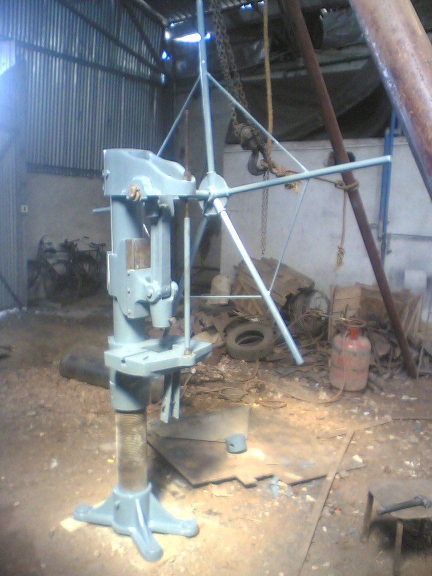 Toggle Press - Alloy Steel, 375mm X 255mm Table, Grey | Abrasion Resistant, Fast Operation, Rigid Structure, User-friendly, High Precision