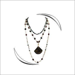 मोती लगा फ़ैशन नेकलेस