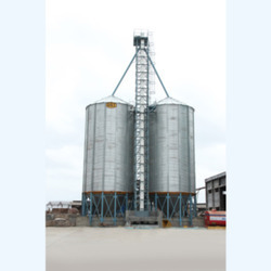 Hopper Bottom Silo - Steel Polished Finish, High Capacity Rust-Resistant Design with Cone Bottom