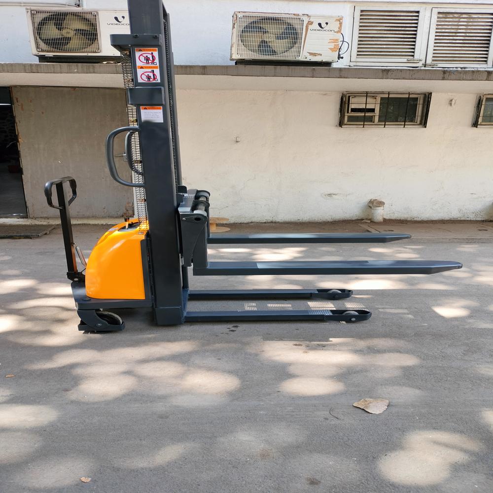 सेमी इलेक्ट्रिक स्टेकर