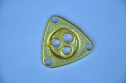 Cup Brass Triangular 3Hole 16Swg - Application: Industrial