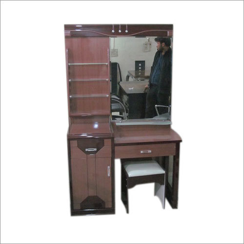 डिजाइनर ड्रेसिंग टेबल