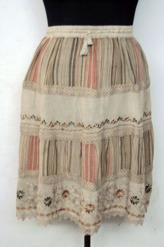 महिलाओं के लिए सादा पहनावा