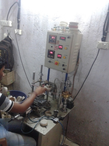 ज्वेलरी कैप बनाने की मशीन