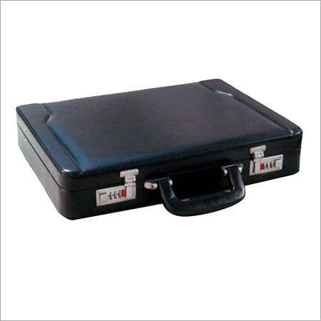 लेदर ब्रिफकेस बैग