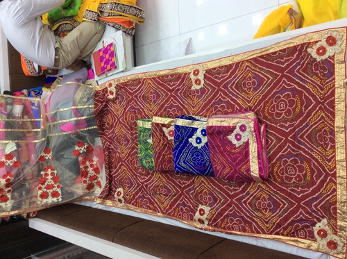 बंदनी पार्टी वेयर साड़ी