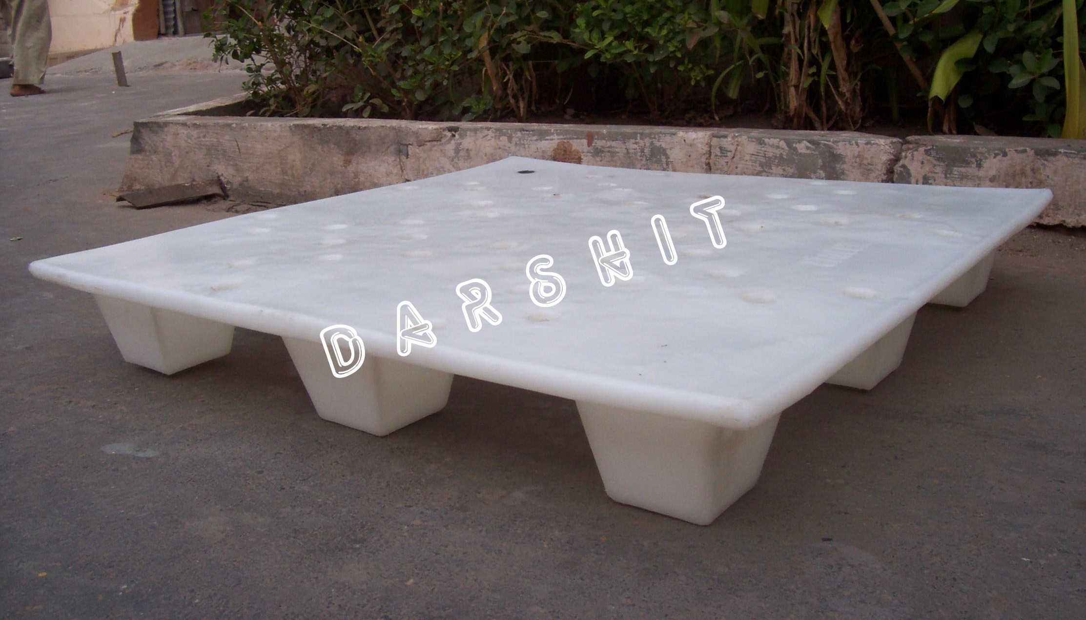 Non-reversible 4-way Entry Pallet - 800x1000x155 Mm, Cost-effective, Easy To Clean, Watertight, Robust Design, Chemical Resistant, Gmp Compliant, High Impact Strength, Hygienic Quality