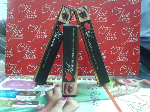 आईलाइनर मस्कारा