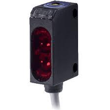 Miniature Photoelectric Sensors - Plastic, 10-30 VDC, 200 mA | Ultra-Compact Design with Background Suppression & High Operating Reserves