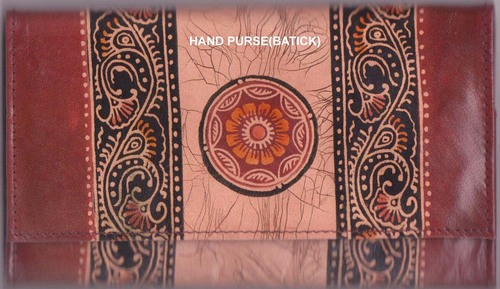 शांति निकेतन लेदर हैंड पर्स