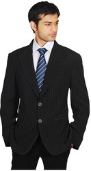 पुरुषों के व्यवसायिक सूट