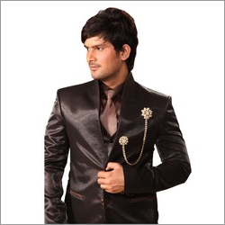 क्लासिक पुरुषों के सूट