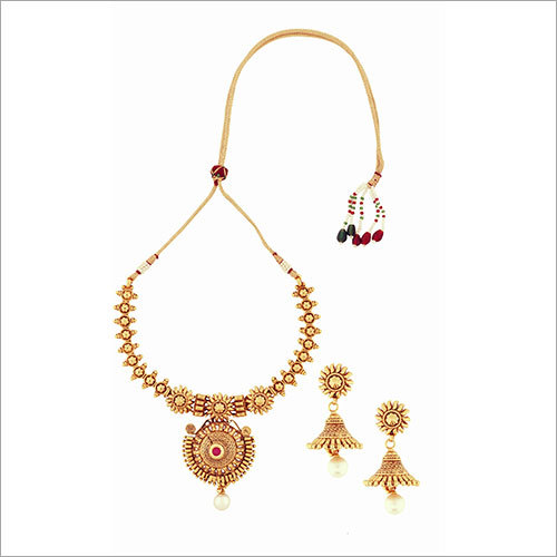 कृत्रिम पार्टी पहनने के गहने