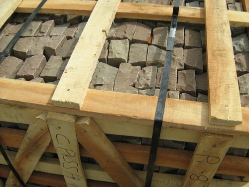 भूरा कोबल स्टोन