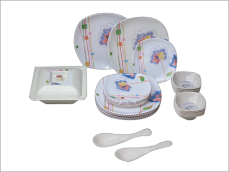 स्क्वायर मेलेमाइन डिनर सेट