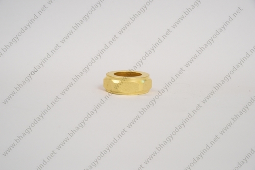 पीतल सेनेटरी अखरोट