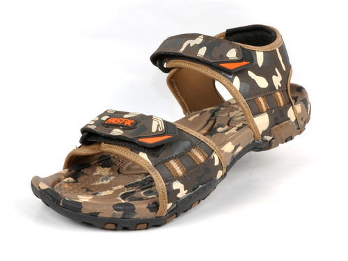 बेज पुरुषों के फैशन सैंडल