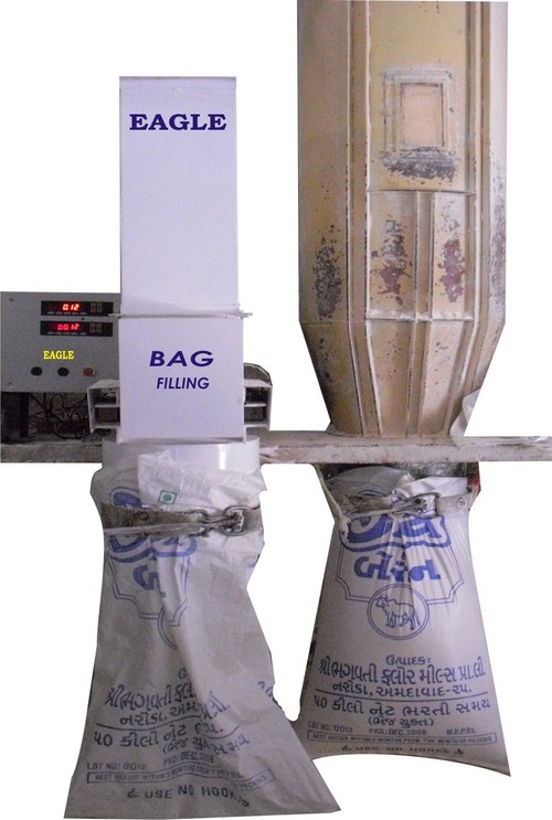 Bag Filling Machine - Electric Drive, 230V AC / 10 Amp, 25-50 kg | Sturdy Build, Compact Design, Accurate Dimensions, Abrasion Resistant