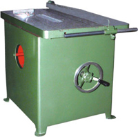 आर्बर टिल्ट के बिना सर्कुलर सॉ