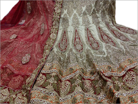 फिश कट ब्राइडल लहंगा