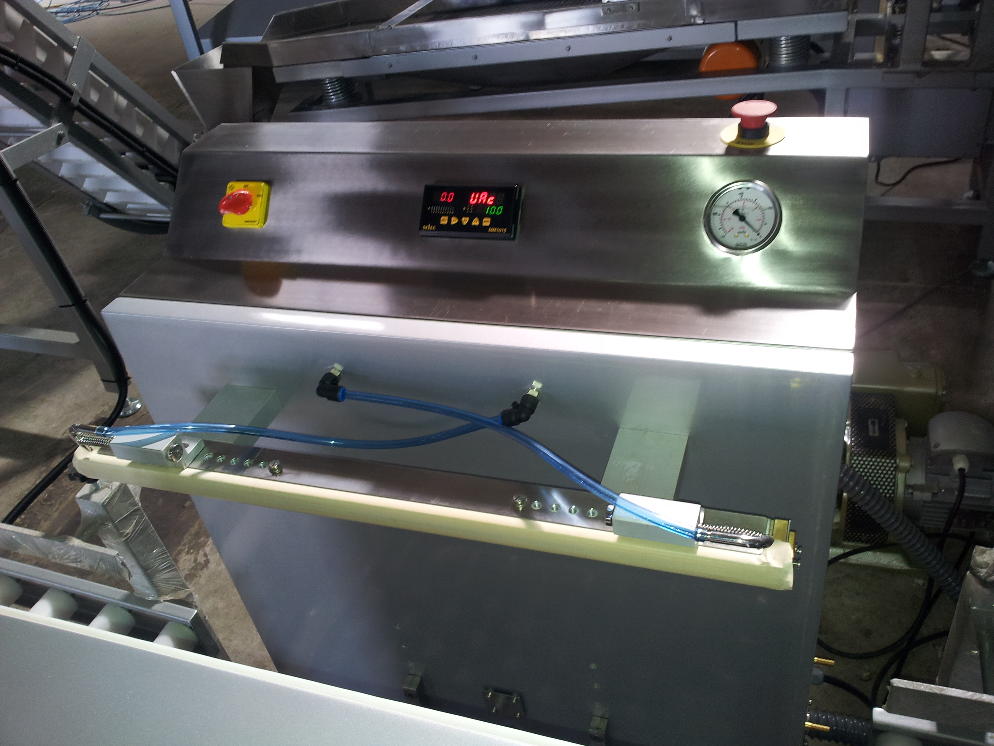 Vacuum Packing Machine - Electric, 40 Kg/batch Capacity | Heavy Duty, Durable, Rust Proof, Highly Efficient, Less Power Consumable