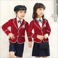 स्कूल यूनिफॉर्म