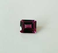 रोडोलाइट रत्न