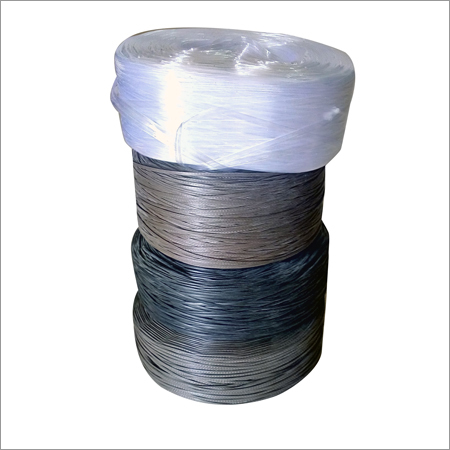 ब्लैक एंड व्हाइट प्लास्टिक सुतली