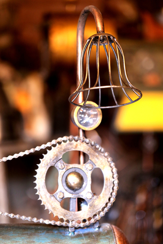 प्राचीन टेबल लैंप