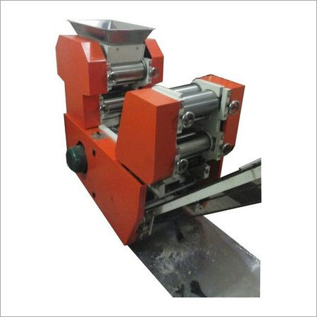 Chowmein Making Machine Capacity: 250 Kg/Hr