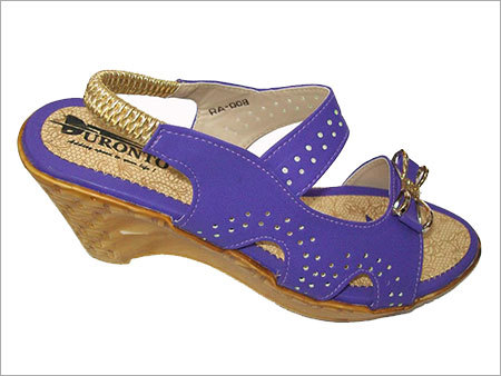 महिलाओं के फ्लैट सैंडल