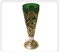 धातु का फूलदान