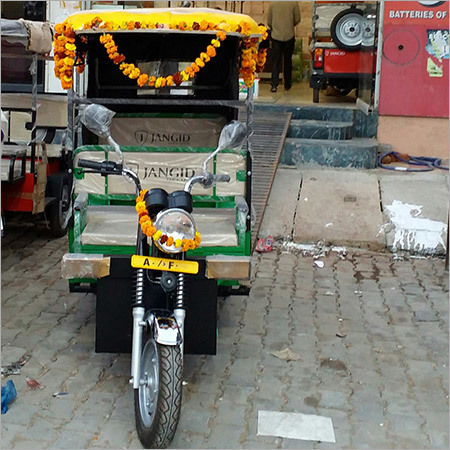 बैटरी संचालित ई-रिक्शा