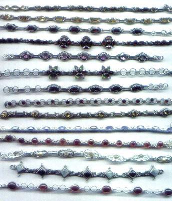 स्टर्लिंग सिल्वर ब्रेसलेट्स