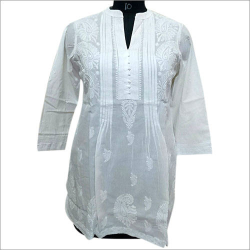 सफेद कपास कुर्ती