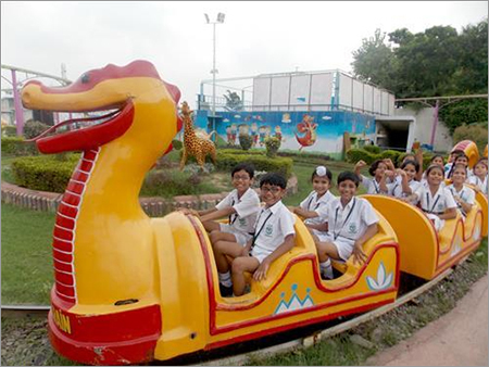 ड्रैगन ट्रेन सवारी