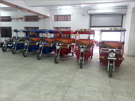 चार्ज करने योग्य ई-रिक्शा