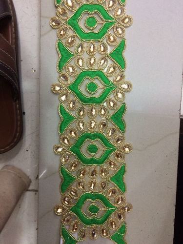 फैंसी लेस