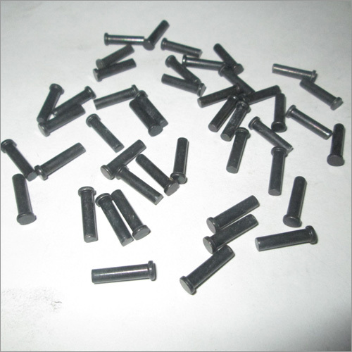 ब्लैक प्लेटेड रिवेट्स