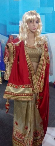 भारी नेट साड़ी