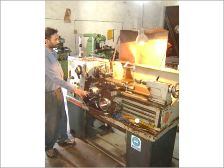 लेथ मशीन